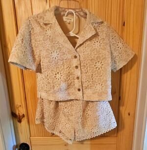 Small Just Me 2pc Crochet Lace Set Floral Collared Button Blouse & Shorts Beige